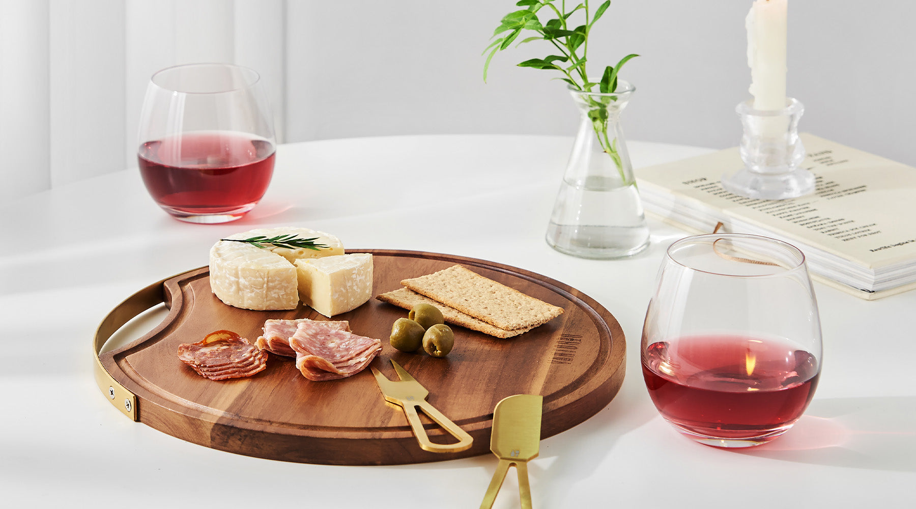 Vintorio Cheese Board with Knife Set and Stemless Red Wine Glasses