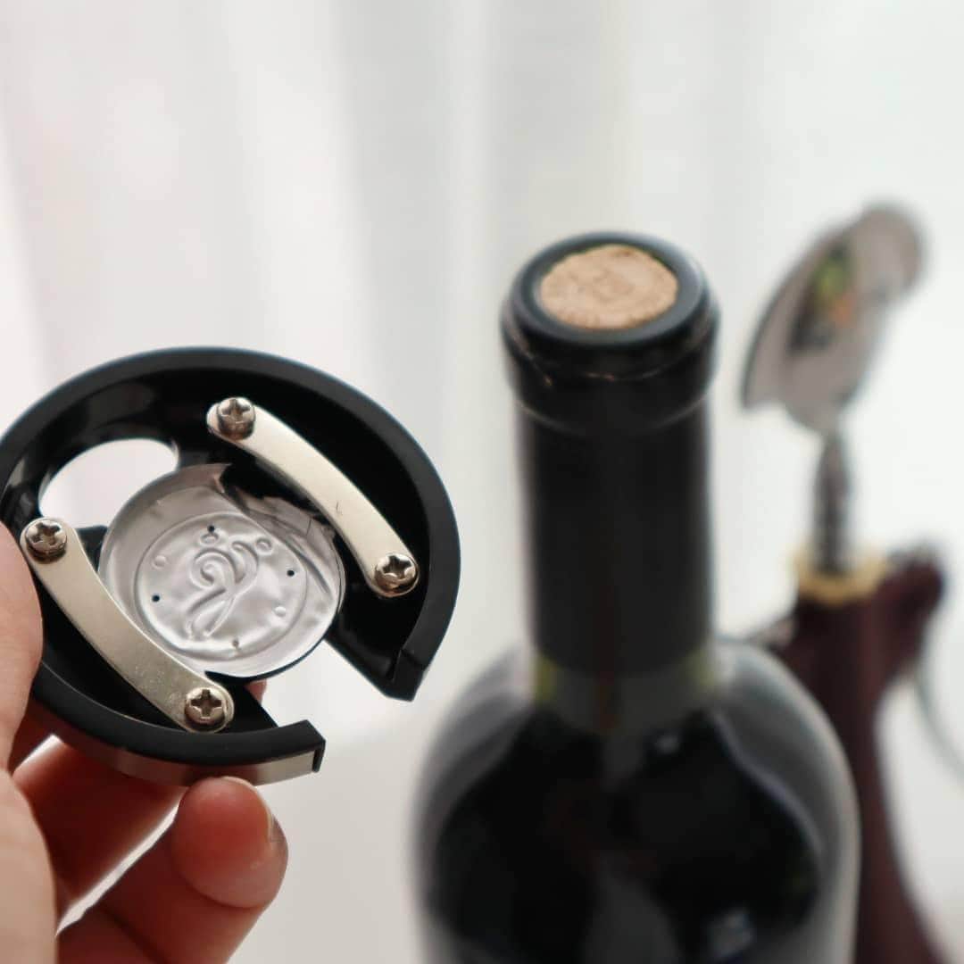 Vintorio Wine Foil Cutter - How to Remove Wine Seals with a Metal Foil Cutter