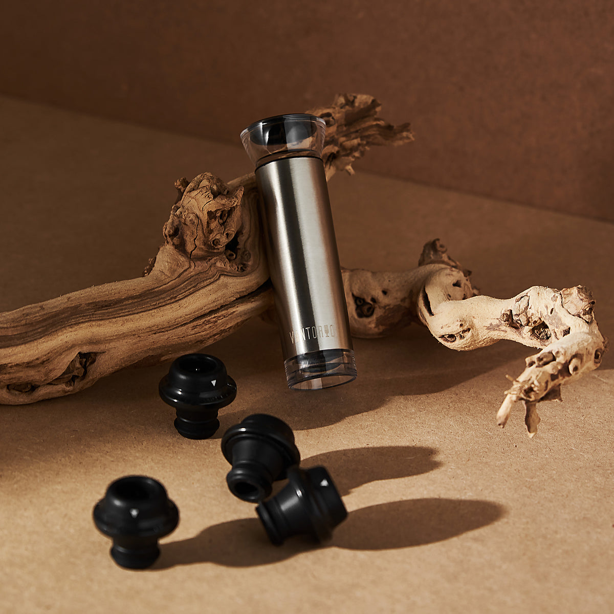 Vintorio Vacuum Wine Stopper (1 Pump Wine Saver and 4 Reusable Bottle Stoppers)